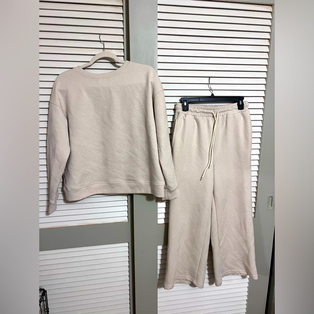 2 piece quilted set for women- size medium.